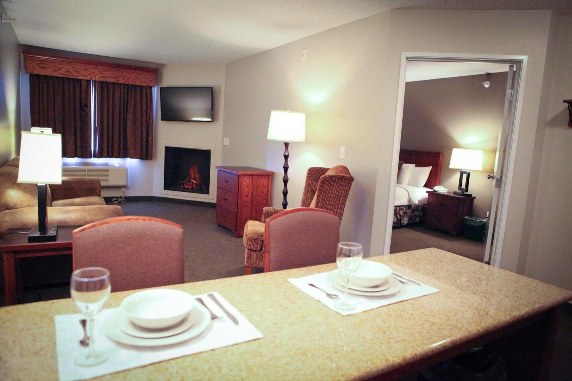 Grandstay Hotel And Suites Perham Exterior foto